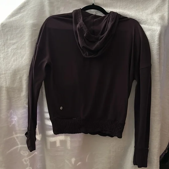 Lululemon Lead The Pack Hoodie size 4 in Black Cherry. - Picture 2 of 5